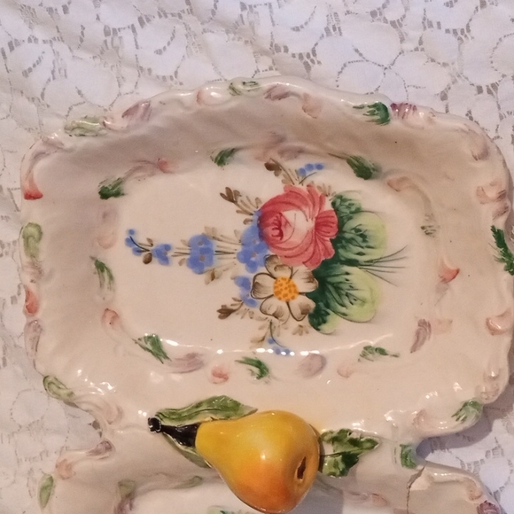 Antique Italian Artisan Hand painted ceramic porcelain nut and candy dish. - Picture 3 of 8